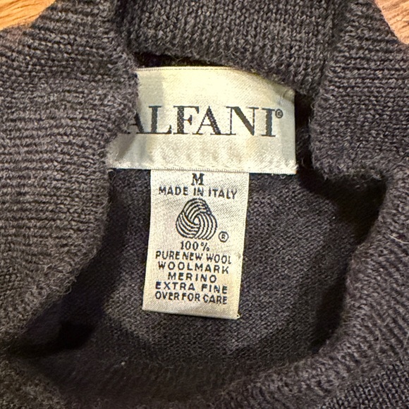 Alfani 100% Extra Fine Merino Wool Charcoal Sweater Sz Med - Picture 2 of 2